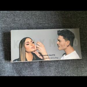 KKW x MARIO ARTIST AND THE MUSE PALETTE